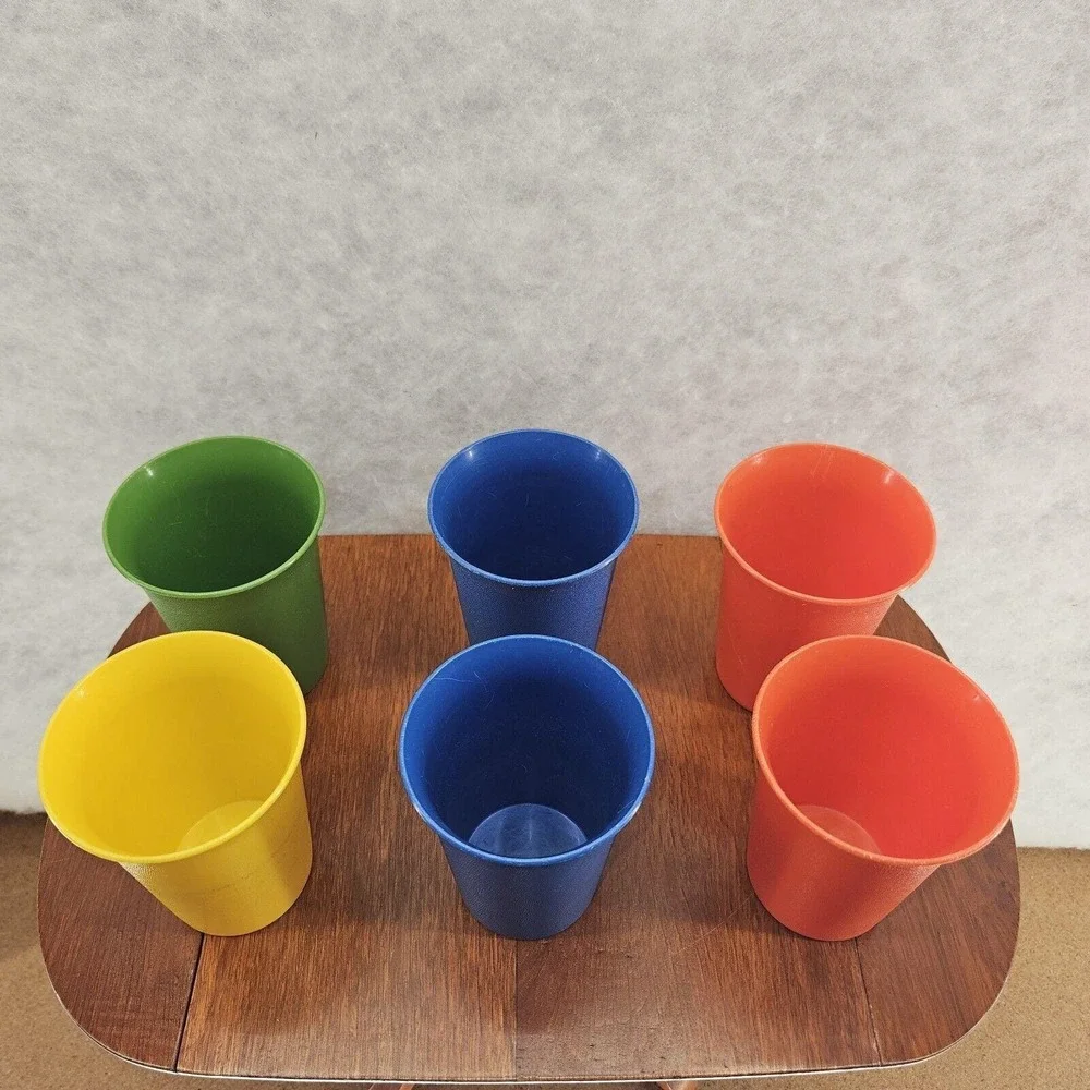 Tupperware Bell Tumblers Kids Small Juice Cups Set Of 6 #109 7 Oz Primary Colors